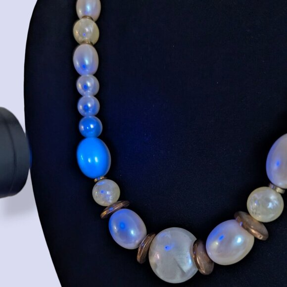 Vintage Lucite Moonglow & Glass Pearl Necklace - Picture 6 of 8